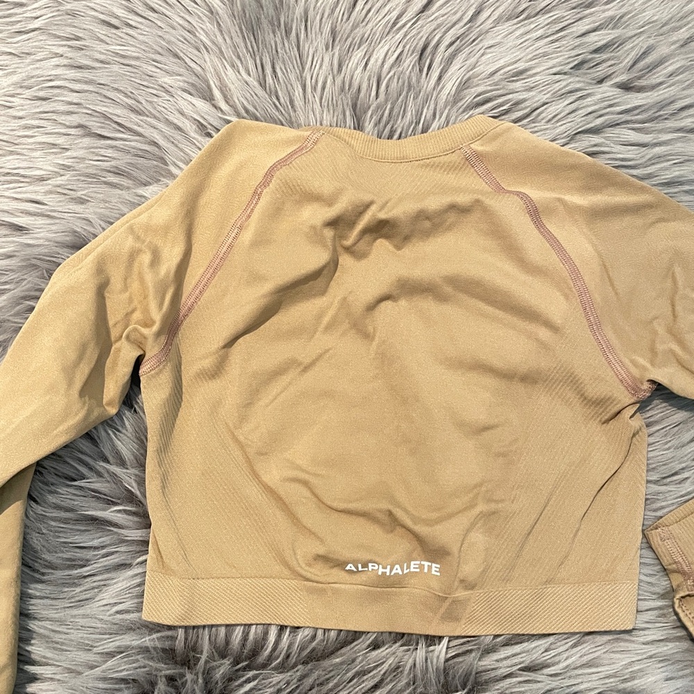 Alphalete Stratus long sleeve
